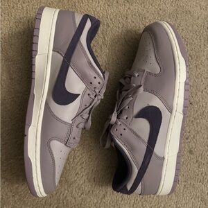 Nike Men's Lavender and Dark Purple Sneakers